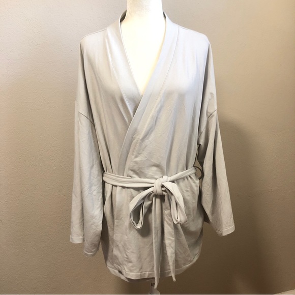 Universal Standard Robe - Picture 2 of 7